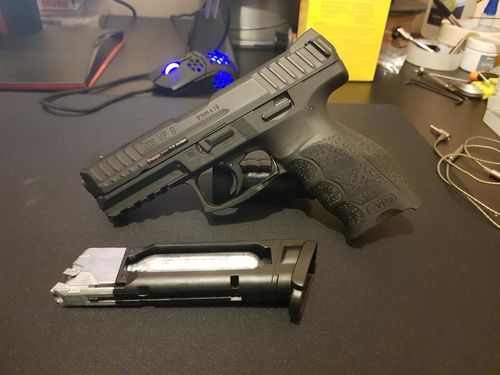 More information about "Umarex Wingun VP9 CO2 half blowback"