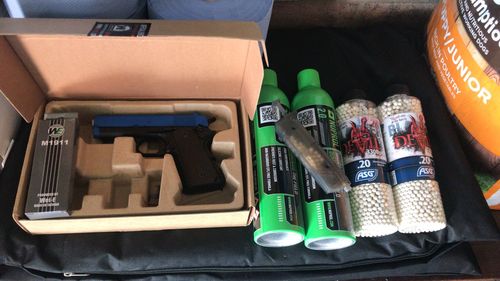 More information about "WE M1911 gas blowback + extras"