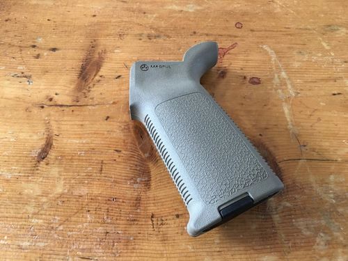 More information about "Genuine Magpul MOE Grip - FDE"