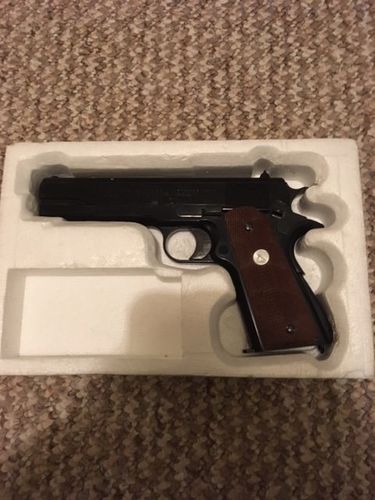 More information about "M1911 Colt 45. gas powered airsoft pistol"