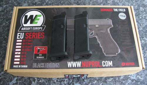 More information about "WE Glock 19 GBB Pistol With 2 Extra Mags - MINT"