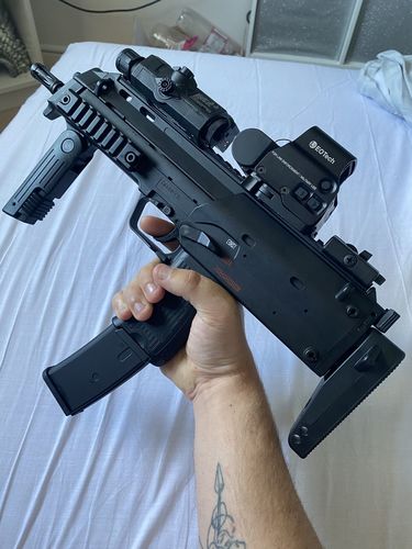 More information about "VFC MP7 GBB with mags , up for trades"