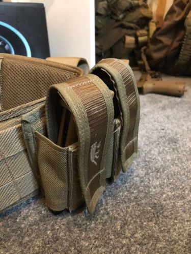 More information about "Coyote Tan Pistol Mag pouch double."