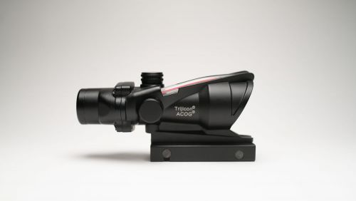 More information about "Trijicon ACOG with real fiber optic strip"