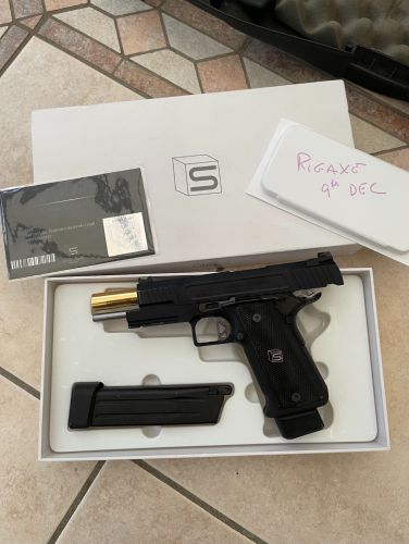 More information about "Salient arms international emg Ds 2011 ho capa"