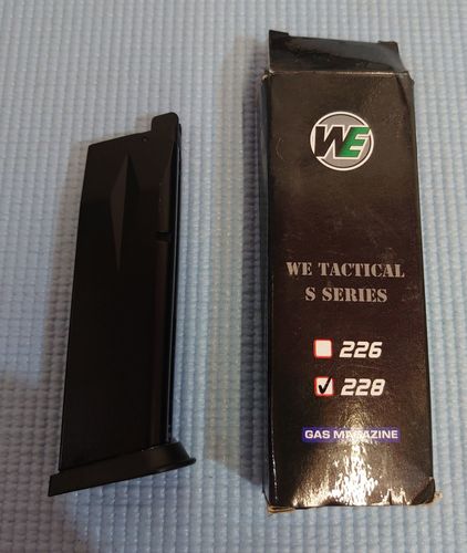 More information about "WE SIG P228 GAS MAGAZINE"