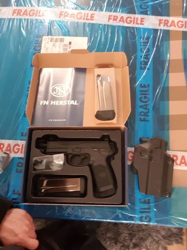 More information about "Brand new vfc fnx45 pistol cybergun 2 mags and holster"