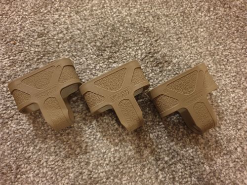 More information about "3x Genuine Magpul 5.56 Magazine Assists In Coyote Tan"