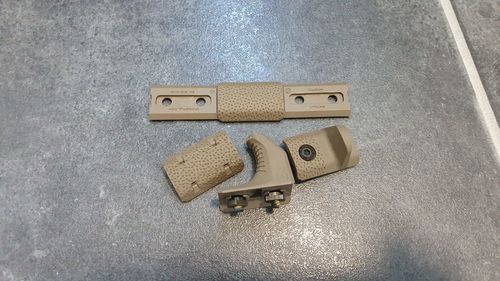 More information about "Magpul mlok grip and covers"