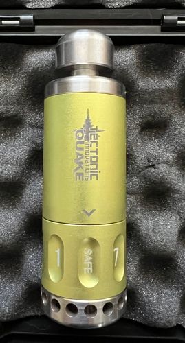 More information about "Tectonic quake 8"