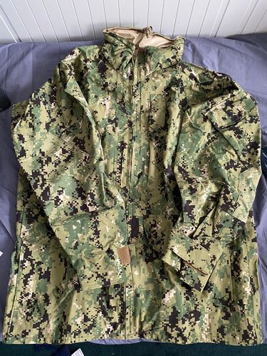 More information about "US Navy AOR2/ NWU III Goretex Parka Med-Reg"