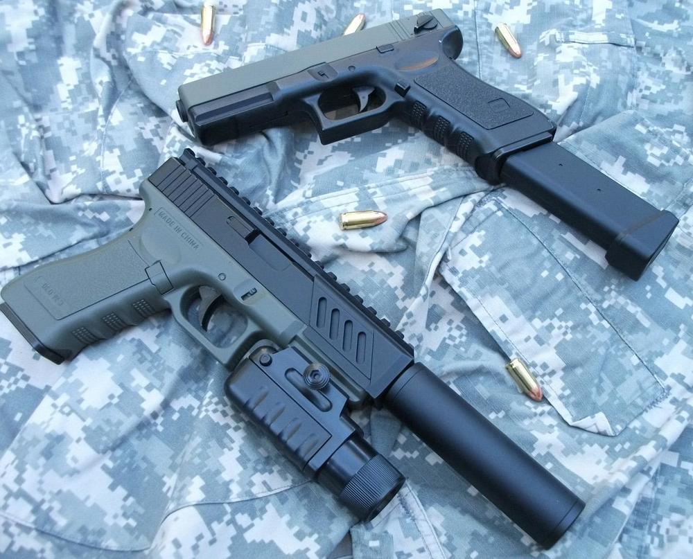 CYMA Glock`s 18c  (4).JPG