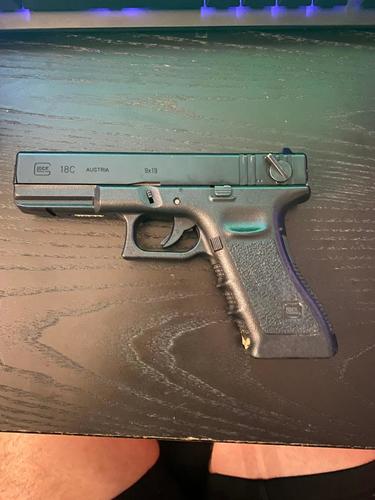 More information about "Tokyo Marui G18c- Cracked Slide"