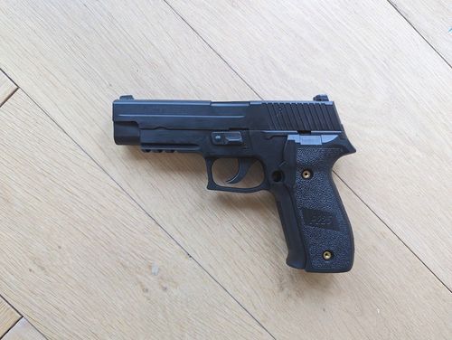 More information about "Tokyo Marui P226 Rail - Factory Parts"