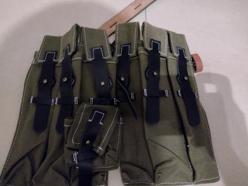 More information about "Wehrmacht WW2 MP40 Mag Pouches Pair ! New State"