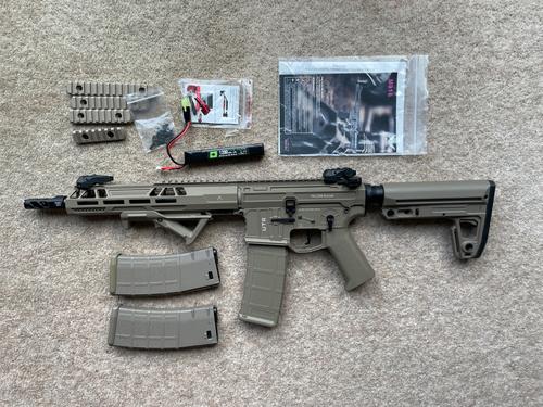 More information about "Double Eagle Aeroknox M4 10.5" AEG Rifle with Falcon EFCS M916G"