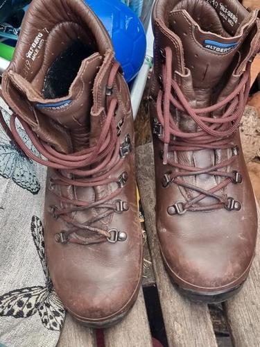 More information about "Altberg Defender boots sz 7"