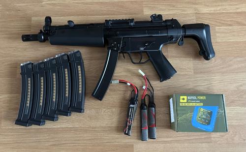 More information about "CYMA CM.041J High Speed Series MP5 with 6 mags, two batteries and charger"