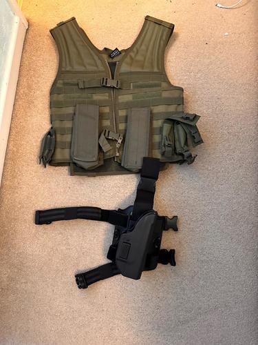 More information about "Vest and drop leg holster"