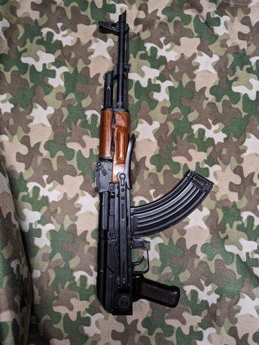 More information about "GHK AKMS GBB with 3 Mags and a box of spares"