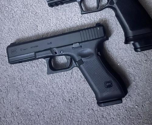 More information about "Umarex/VFC Glock 17 Gen.5 gbb"