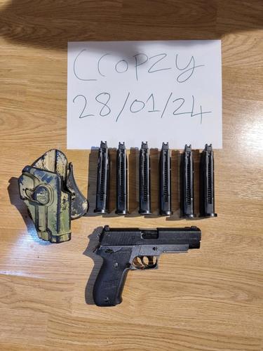 More information about "WE P226 with 6 mags"