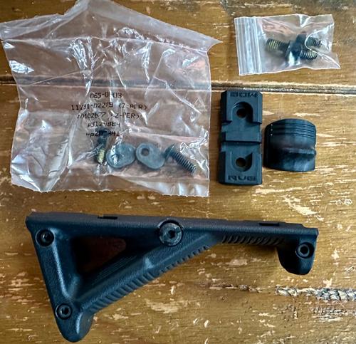 More information about "Magpul (Genuine) AFG2 Angled Fore Grip - Black"