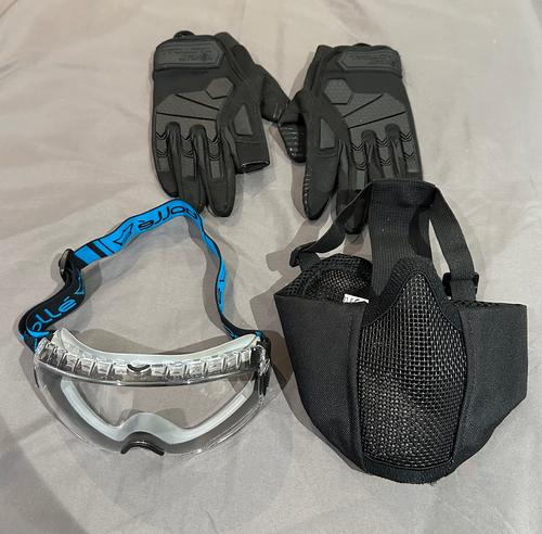 More information about "Airsoft entry gears(goggles, mask and gloves)"