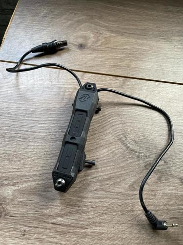 More information about "Torch/laser dual switch for RAS or MLOK, Silencer"