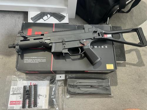 More information about "VFC / Umarex UMP.45 GBBR package"