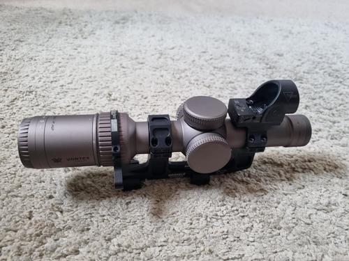 More information about "Vortex razor 1-6×24 clone with rmr"