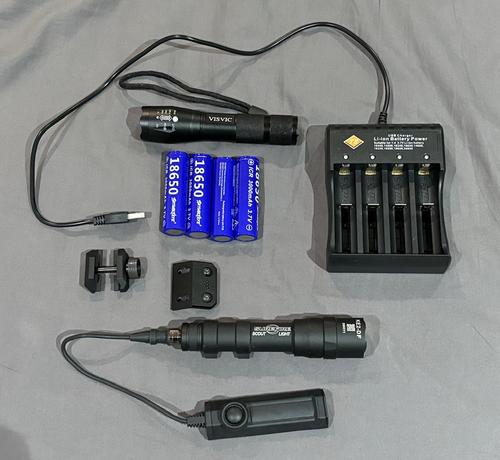 More information about "WADSN m600 torch with 18650 batteries and charger"