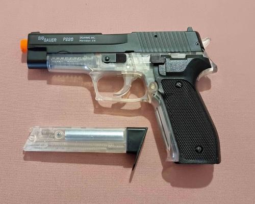 More information about "2 Spring Pistols ; Sig P226 + Black Viper M1911"