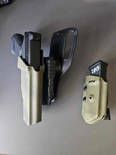 More information about "Deadly customs dc1 glock45/19 holster with mag carrier"