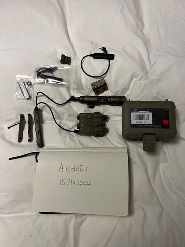 More information about "WADSN DBAL A2 DE RED IR + Replica surefire M640V DE + Pressure switch + Angled Mount"