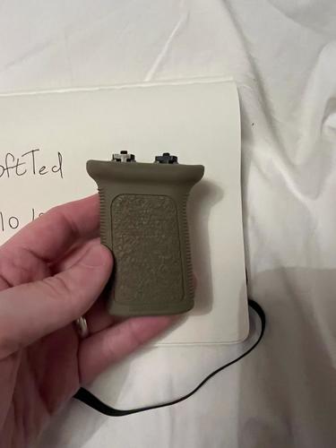 More information about "VFC BCM Vertical Grip MOD3 M-LOK FDE"