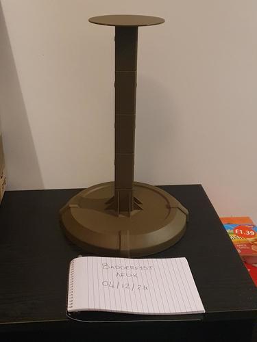 More information about "Helmet Stand In Dark Earth"