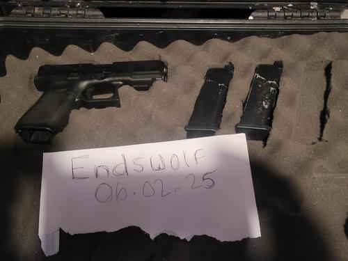 More information about "Umarex VFC Glock 17 Gen 5 with 2 magazines"