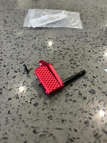 More information about "Red Tridos Design AAP-01 Thumb Rest"