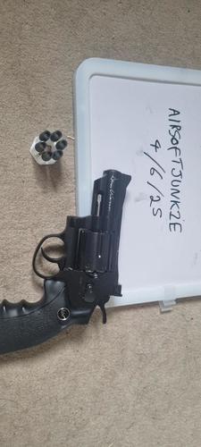More information about "Dan wesson 2.5 revolver with 6 shooter shells"