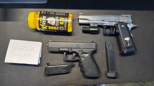 More information about "Bundle with 2 full metal spring pistols Glock G19 and HiCapa"