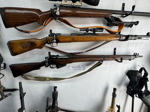 More information about "Enfield No.4 RWA with real steel parts and handuard and sling"