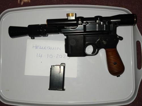 More information about "Han Solos DL44 Heavy Blaster"