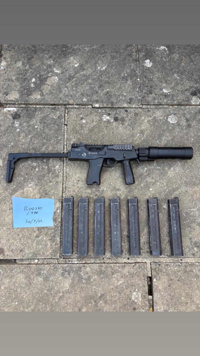 More information about "ASG full traded MP9 with lots of extras"